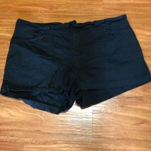 Jennifer Lauren Black Cargo Shorts